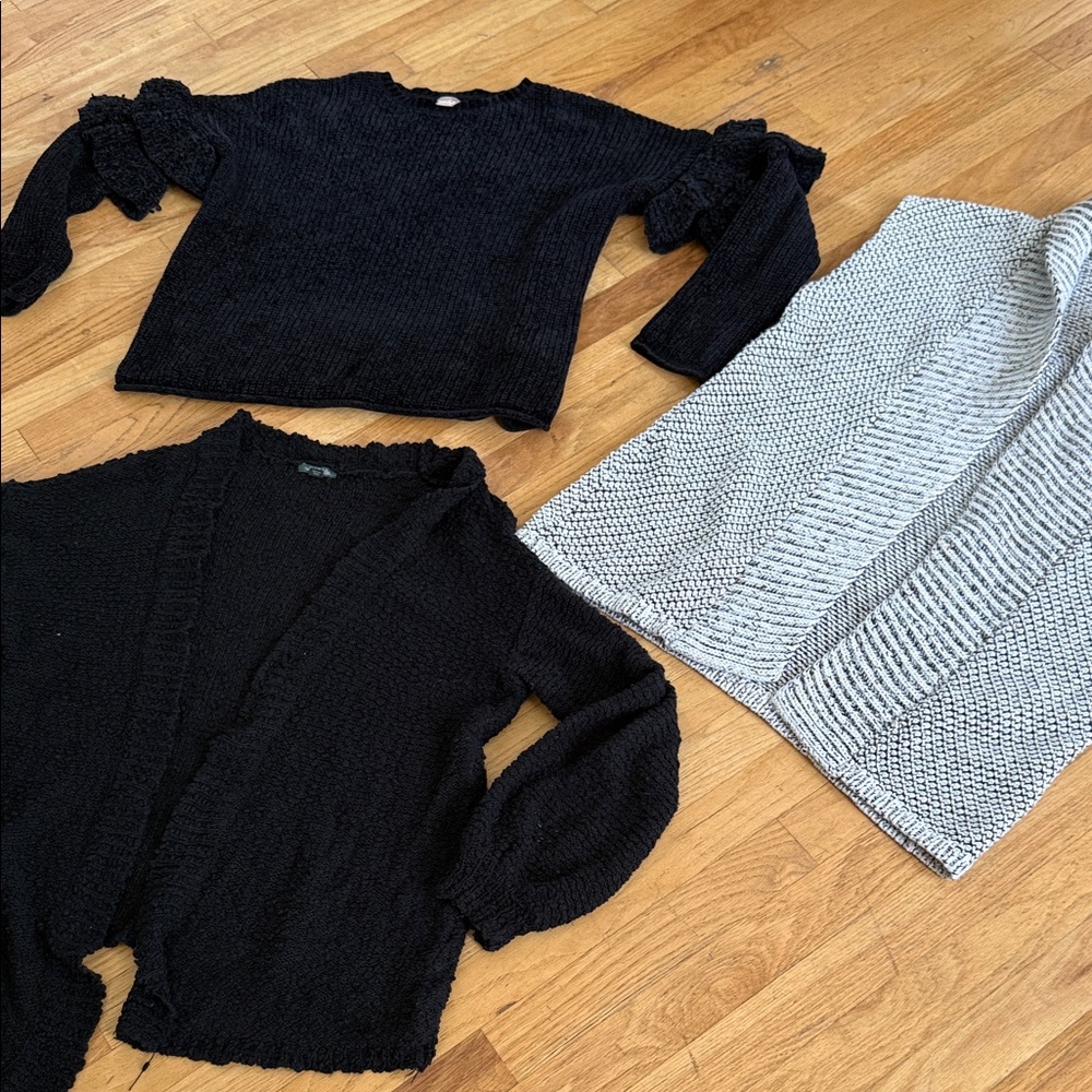 Teen’s Women's Sweaters bundle size S